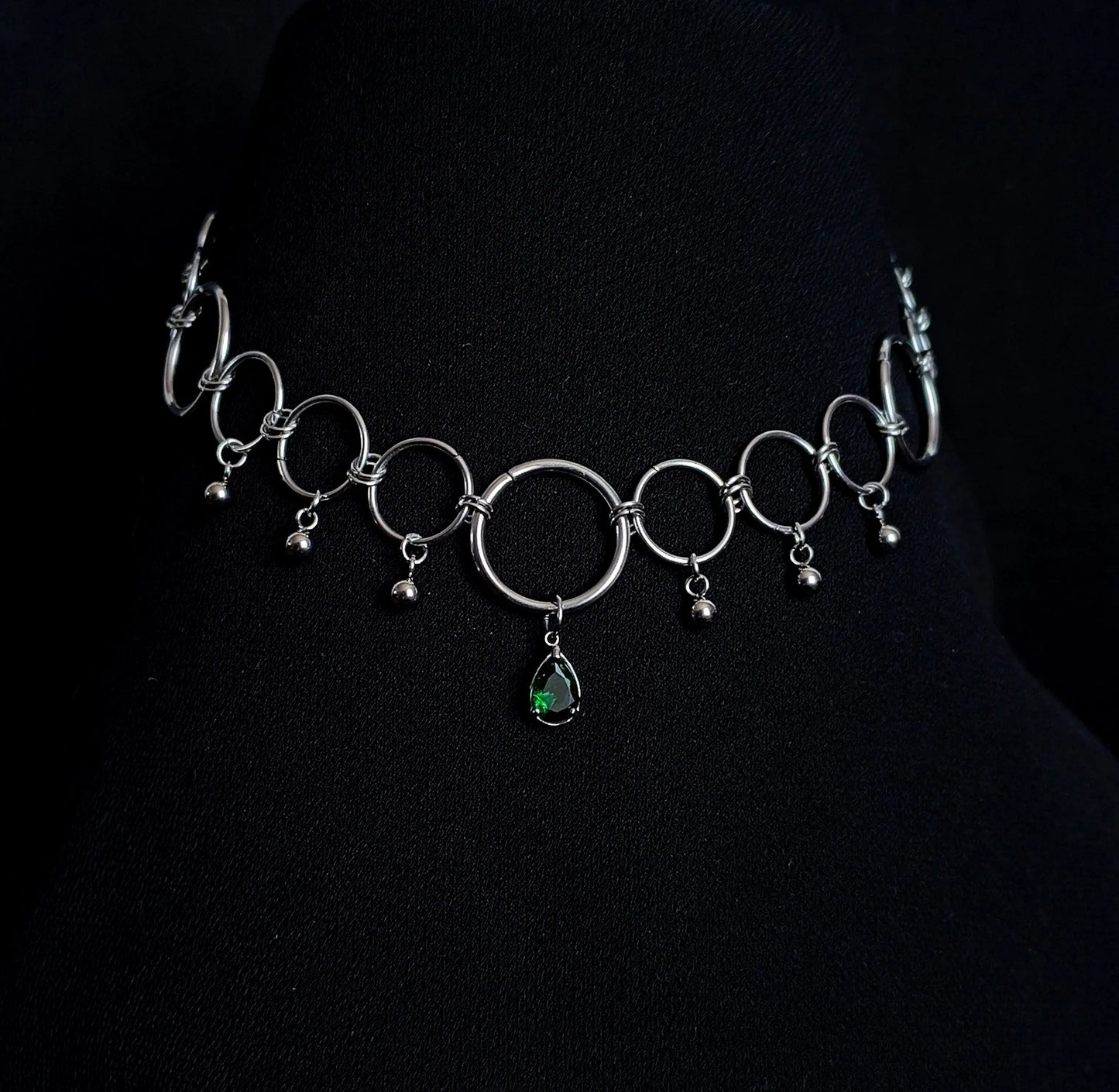 Collier en Anneaux avec Pierre Colorée La Vouivre Jewellery
