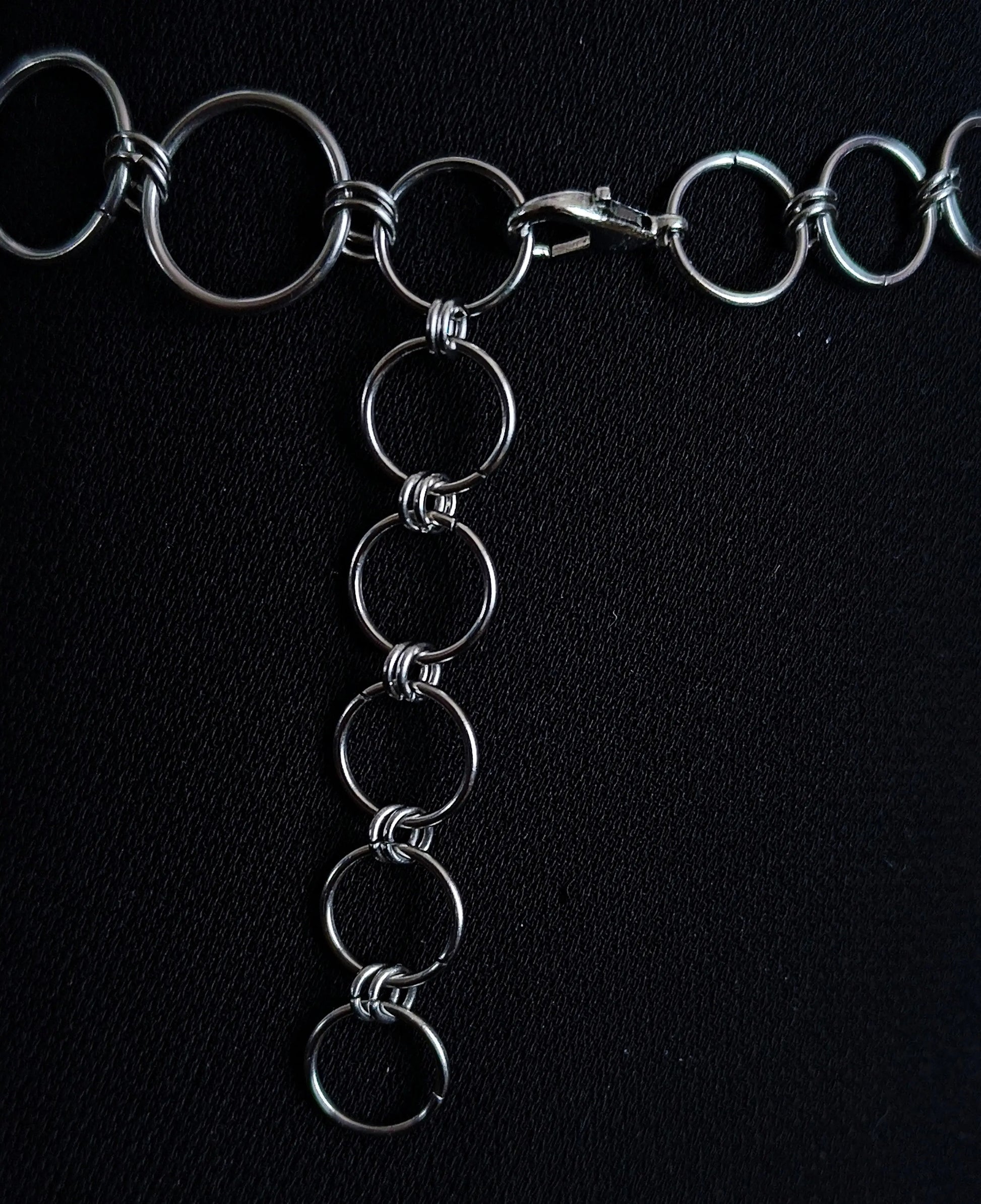 Collier en Anneaux avec Pierre Colorée La Vouivre Jewellery