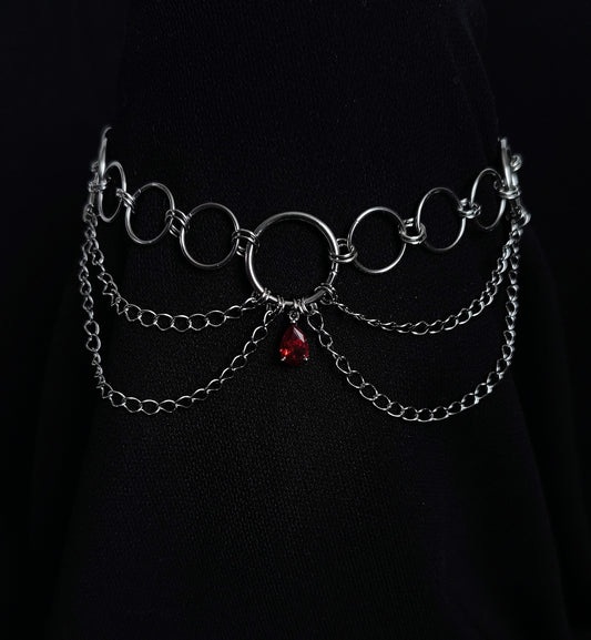Collier en Anneaux et Petites Chaînes avec Pierre Rouge La Vouivre Jewellery