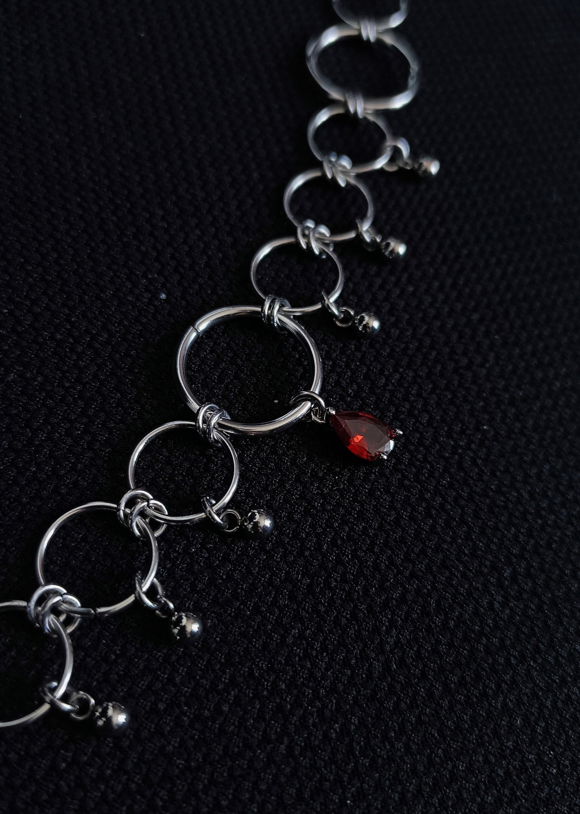 Collier en Anneaux avec Pierre Colorée La Vouivre Jewellery