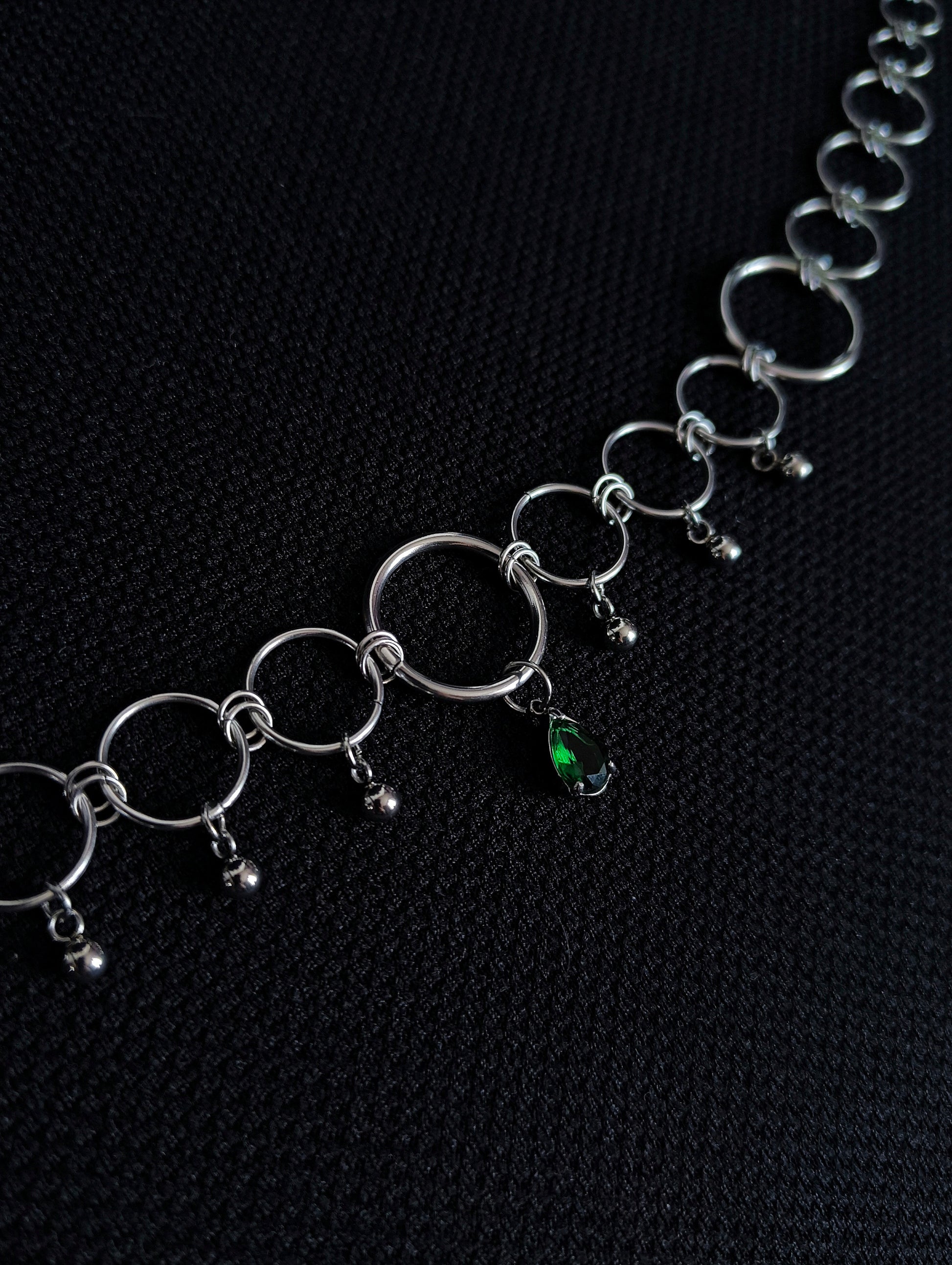 Collier en Anneaux avec Pierre Colorée La Vouivre Jewellery